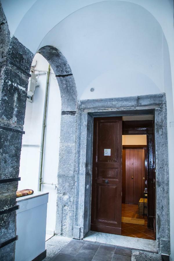 Domus Donnaregina Apartments Napoli Exterior foto