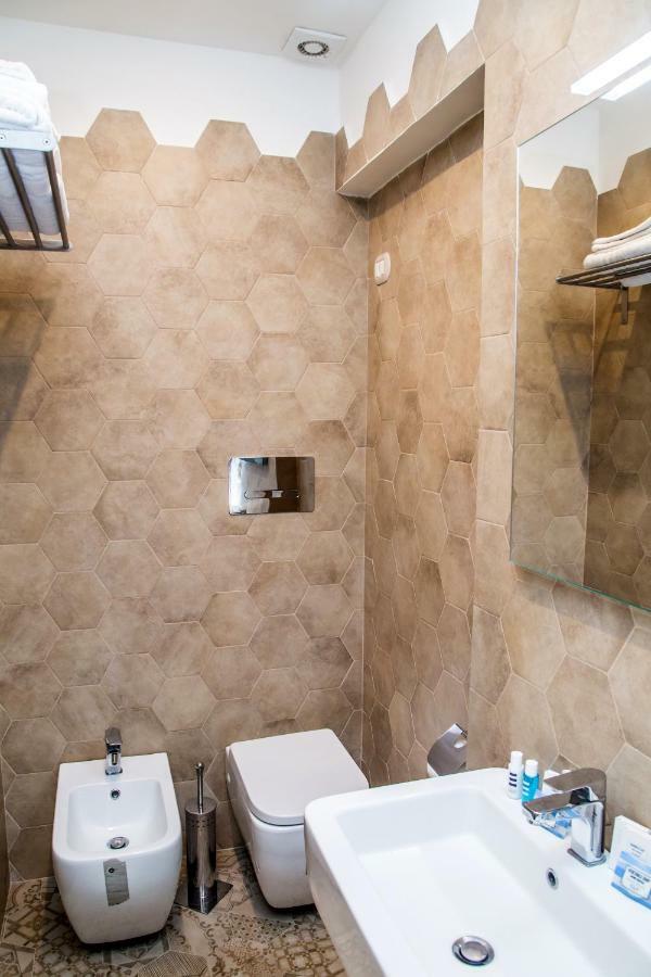Domus Donnaregina Apartments Napoli Exterior foto